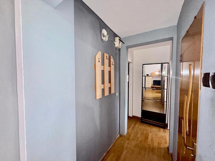 Apartament cu 3 camere semidecomandat în Dacia