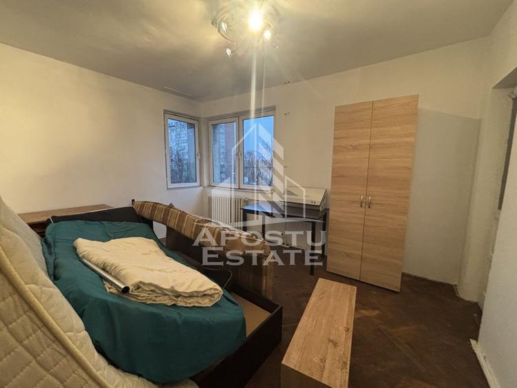 Apartament cu 3 camere decomandat în Șagului