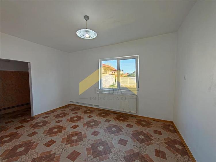 Casă individuală cu 6 camere cu Teren 932 Mp în Subcetate