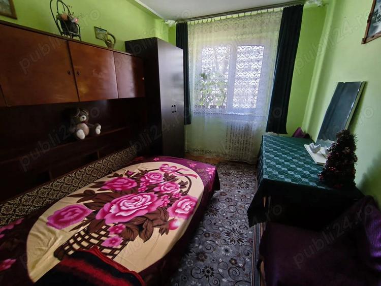 Apartament cu 3 camere semidecomandat în Zimbru
