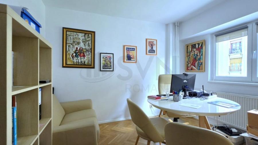 Apartament cu 4 camere semidecomandat în Universitate
