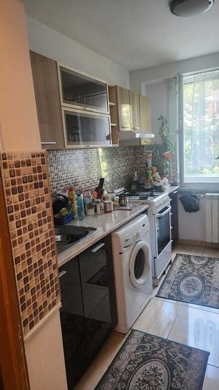 Apartament cu 3 camere decomandat în Drumul Taberei
