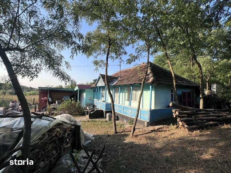 Casă cu 3 camere cu Teren 50 Mp în Todirești
