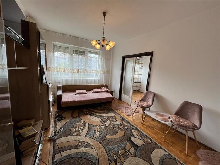 Apartament cu 4 camere semidecomandat în Rogerius