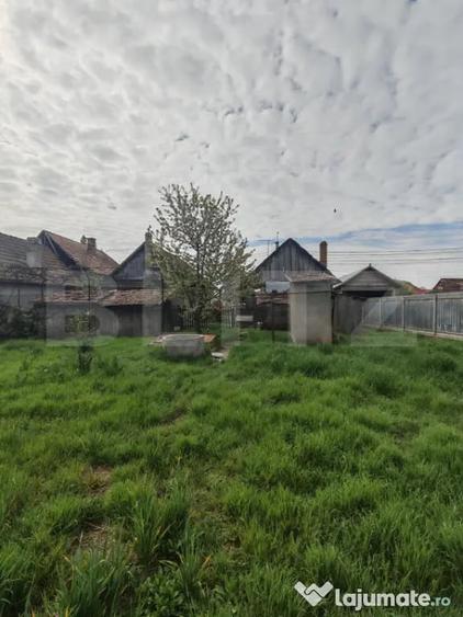 Casă cu 2 camere cu Teren 660 Mp în Mihai Viteazu