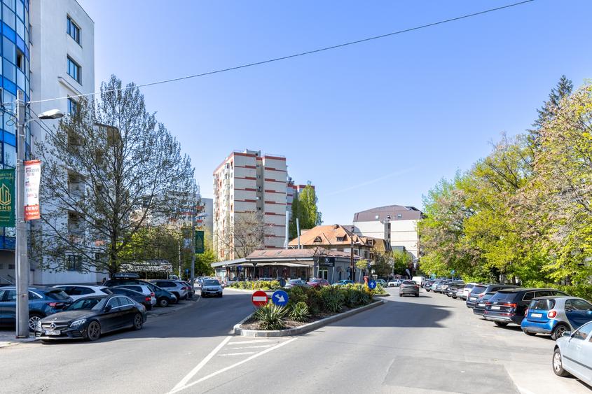 Apartament cu 2 camere semidecomandat, mobilat în Clucerului