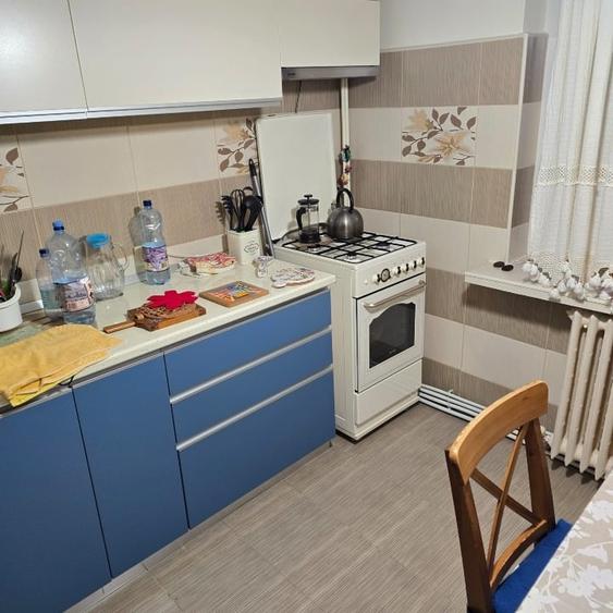 Apartament cu 3 camere decomandat, mobilat în Central