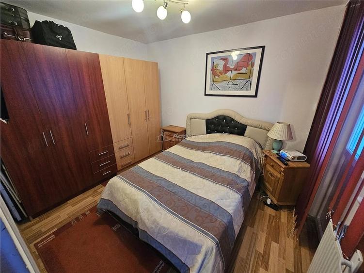 Apartament cu 3 camere semidecomandat în Micro I
