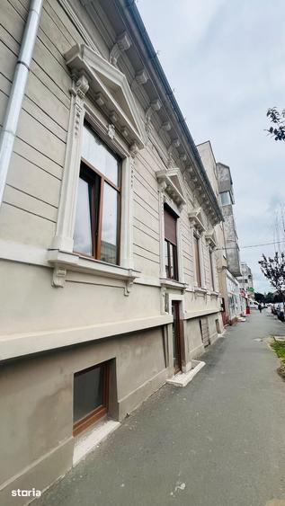 Apartament cu 5 camere în Central