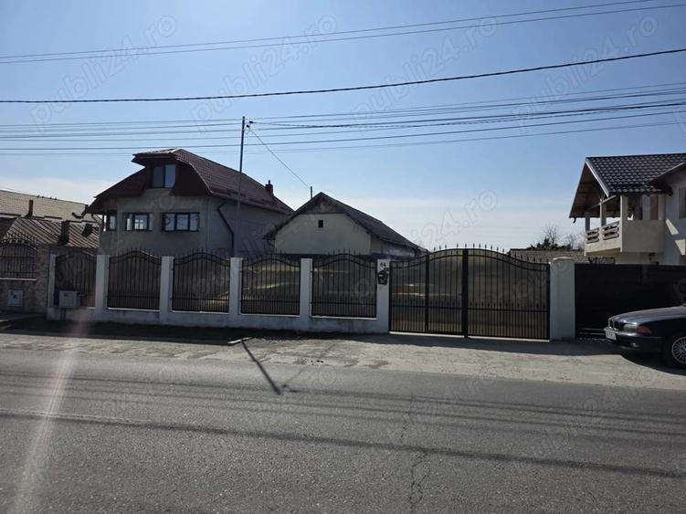 Casă cu Teren 2579 Mp în Colanu