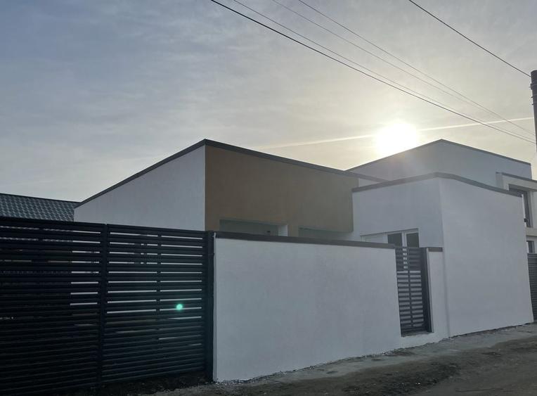 Casă cu 4 camere în Central