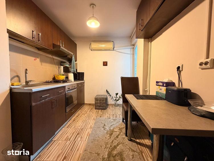 Apartament cu 3 camere decomandat în Crângași