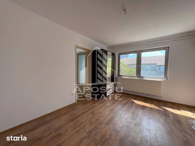 Apartament cu 2 camere semidecomandat în P-ța Unirii