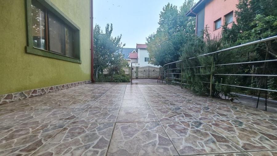 Casă cu 4 camere în Central