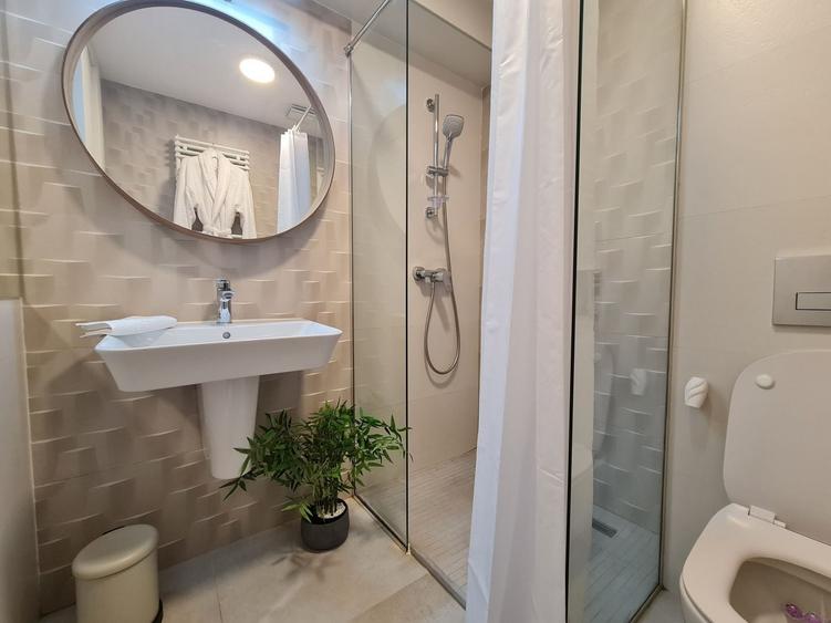 Apartament cu 3 camere decomandat în Aviației