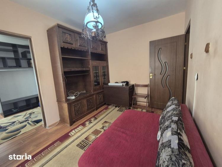Apartament cu 3 camere semidecomandat în Trivale