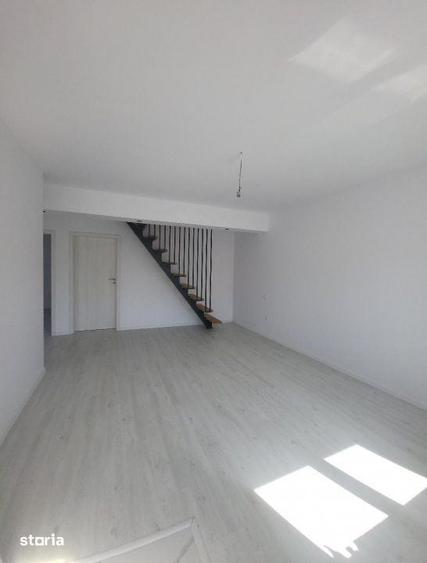 Casă cu 5 camere cu Teren 250 Mp în Central