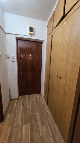 Garsonieră semidecomandată în Apărătorii Patriei
