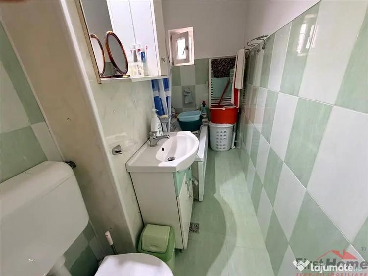Garsonieră decomandată în Central