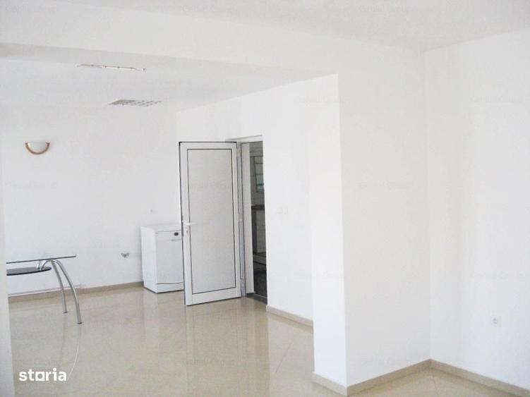 Casă cu 4 camere în Gheorghe Doja
