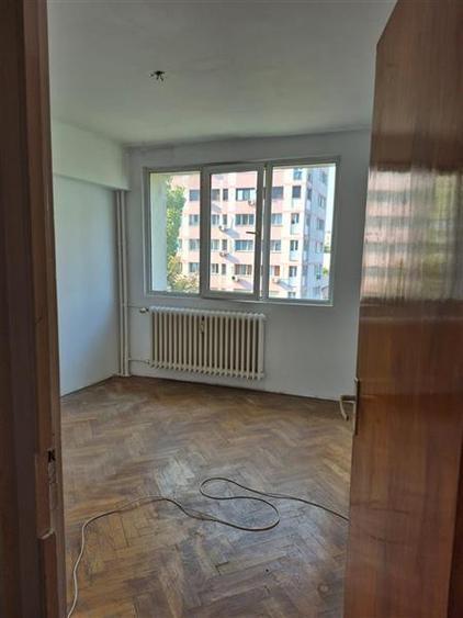 Apartament cu 2 camere semidecomandat în Titan