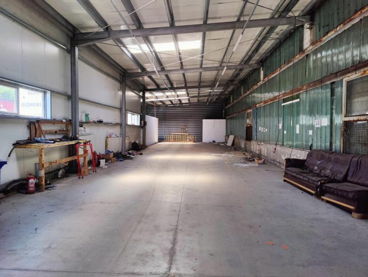 Spațiu comercial, de 1,087 mp, în Ștefănești
