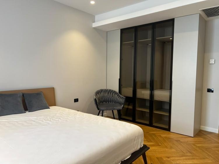 Apartament cu 4 camere decomandat în Herăstrău