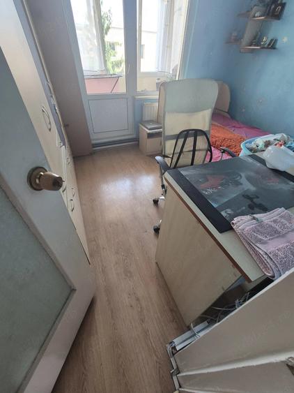 Apartament cu 3 camere decomandat în Tudor