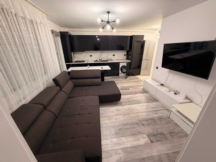 Apartament cu 2 camere semidecomandat în Florești