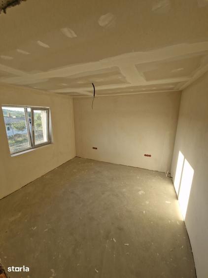 Casă cu 3 camere cu Teren 500 Mp în Ciurea
