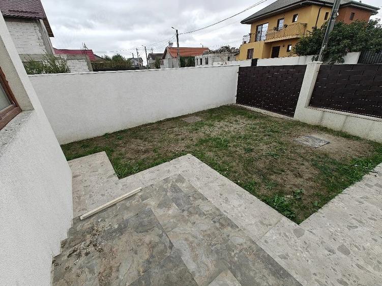 Casă cu Teren 200 Mp în Peninsula