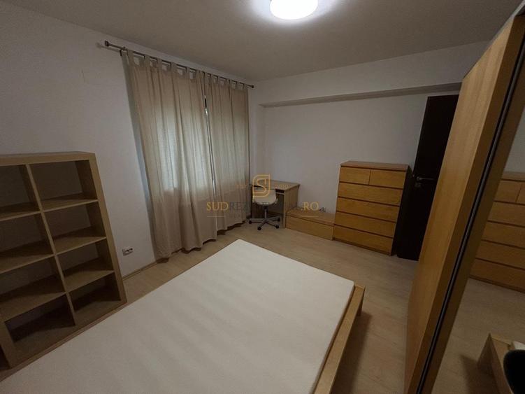 Apartament cu 3 camere decomandat, mobilat în Berceni