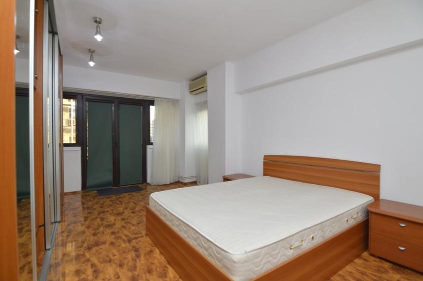 Apartament cu 3 camere decomandat, mobilat în Unirii