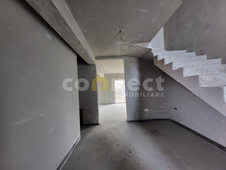 Casă individuală cu 4 camere cu Teren 341 Mp în Dezmir