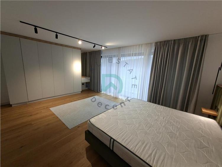 Apartament cu 4 camere decomandat în Drumul Poienii