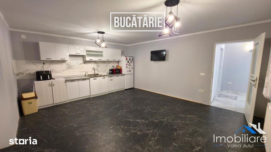 Casă cu 4 camere cu Teren 506 Mp în Petros