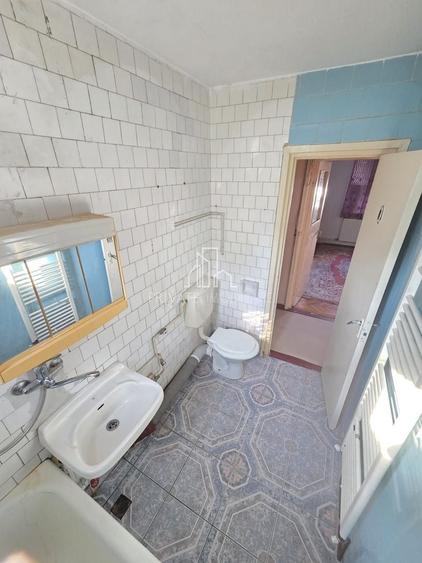 Apartament cu 3 camere decomandat în Sud