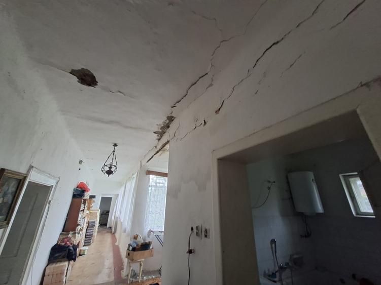 Casă cu 4 camere în Central