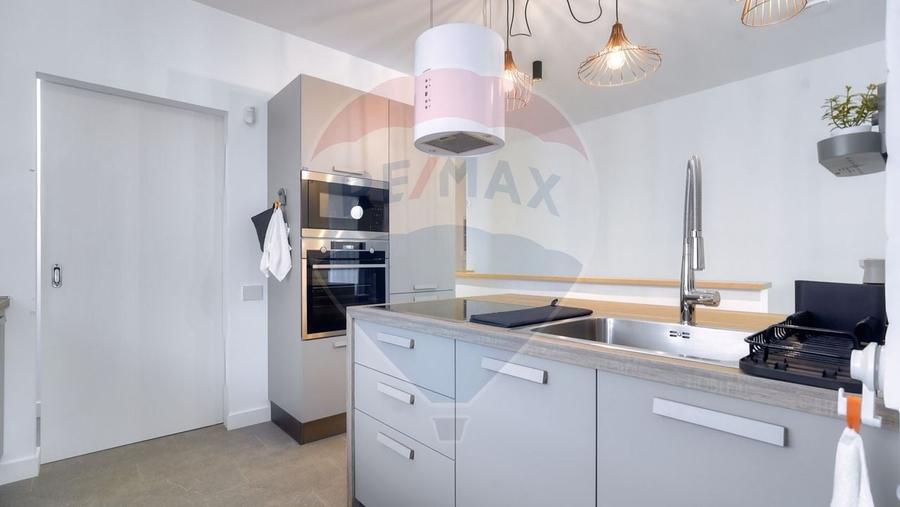 Apartament cu 3 camere decomandat, mobilat în Warthe