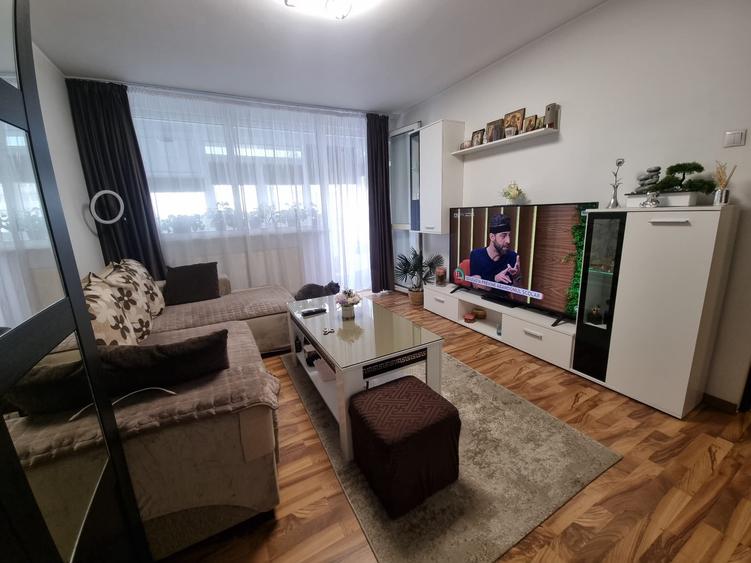 Apartament cu 2 camere decomandat în Berceni