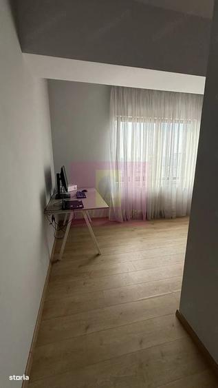 Apartament cu 3 camere decomandat în Vitan