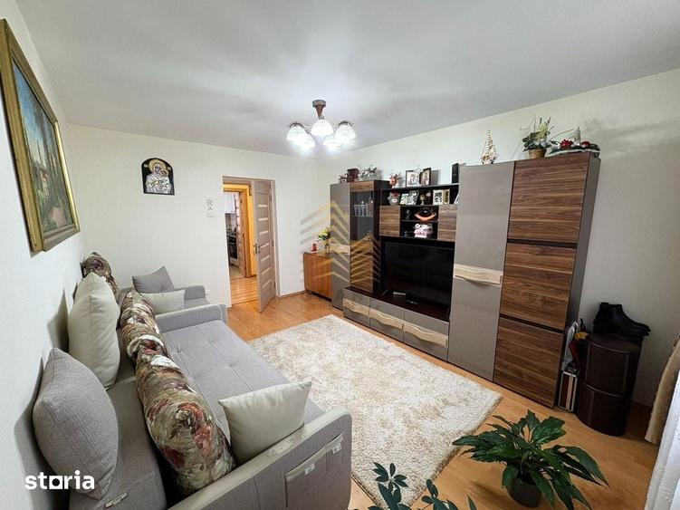 Apartament cu 3 camere în Decebal
