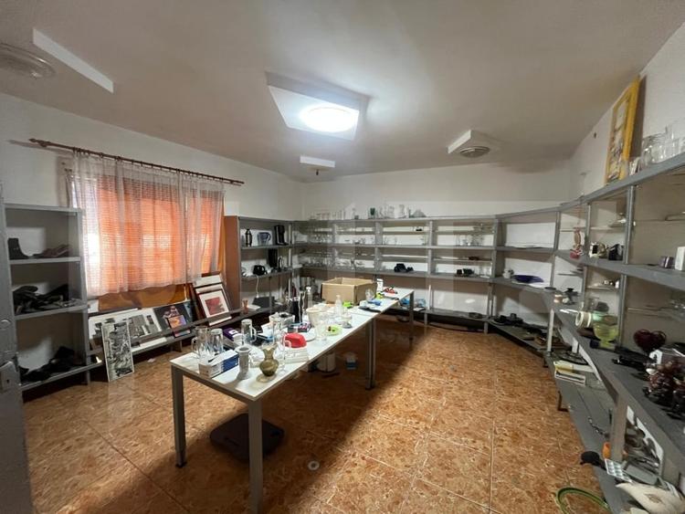Casă individuală cu 5 camere cu Canalizare în Central