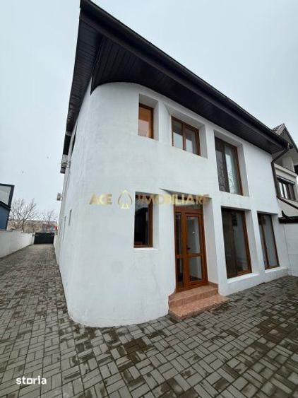 Casă cu 4 camere cu Teren 50 Mp în Vitan