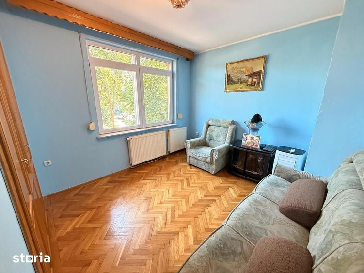 Casă cu 6 camere cu Teren 185 Mp în Chitila
