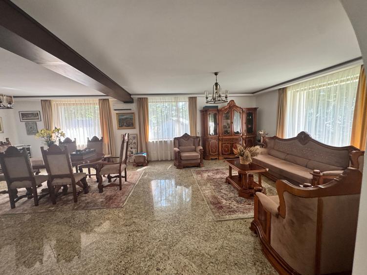 Casă individuală cu 8 camere cu Piscina în Pipera