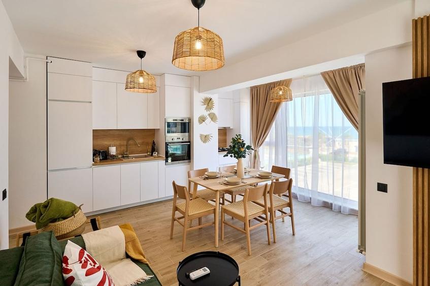 Apartament cu 3 camere decomandat în Mamaia-Sat