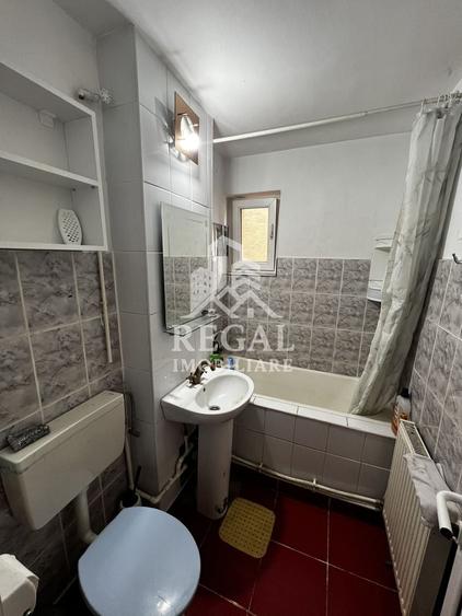 Apartament cu 2 camere decomandat în Micro 4