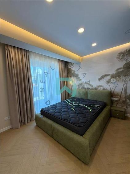 Apartament cu 4 camere decomandat, mobilat în Central