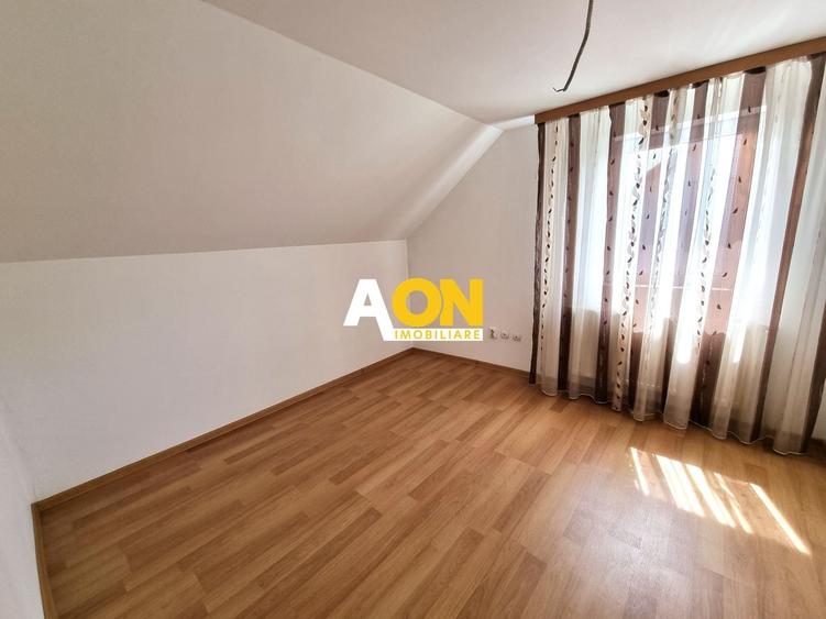 Apartament cu 3 camere decomandat în Micești